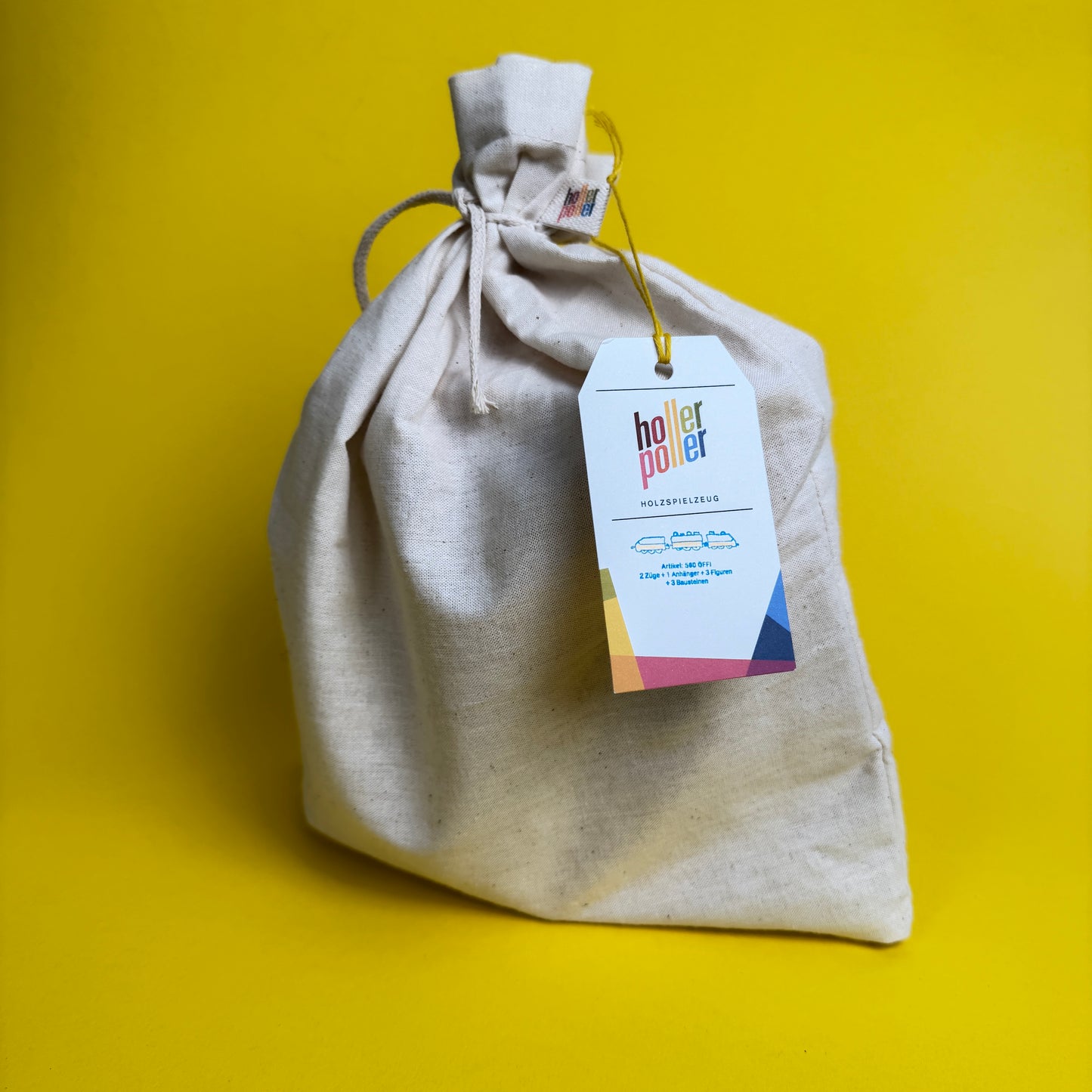 NEU! ÖFFI Gelb - Dreiteiliger Zug mit Passagieren und Gepäck